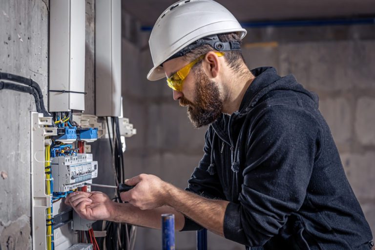 Professional Electrician | Ewing Electric Co